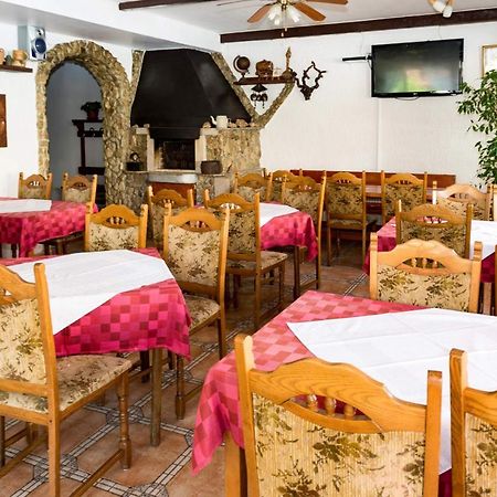 Bed And Breakfast Taverna Miskovic Pag Town Exteriör bild